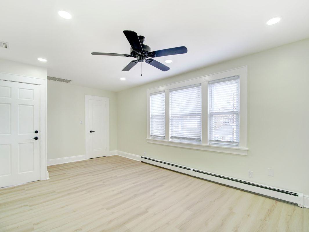 488 Linden Ave ##2 - Photo 2 of 14