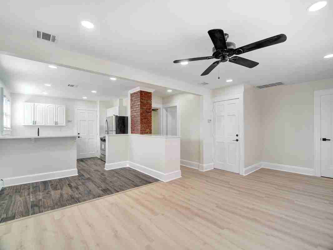 488 Linden Ave ##2 - Photo 3 of 14