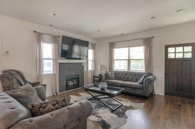 3203 Anderson Pl - Photo 3 of 20