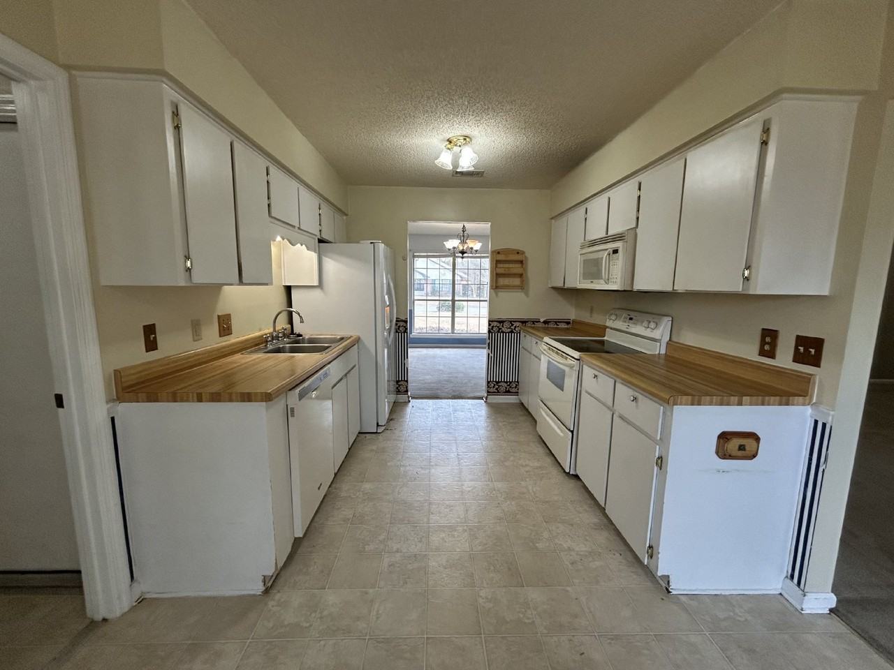 719 Timber Ridge Trl - Photo 3 of 12