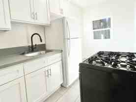 704 W 54th St #5 - Photo 1 of 1