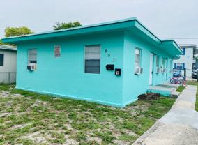 Affordable Downtown WPB 2/1 without the Downtown Price Steps Away From it ALL!! $995 Sec Dep special w/ app credit! - Photo 1 of 1