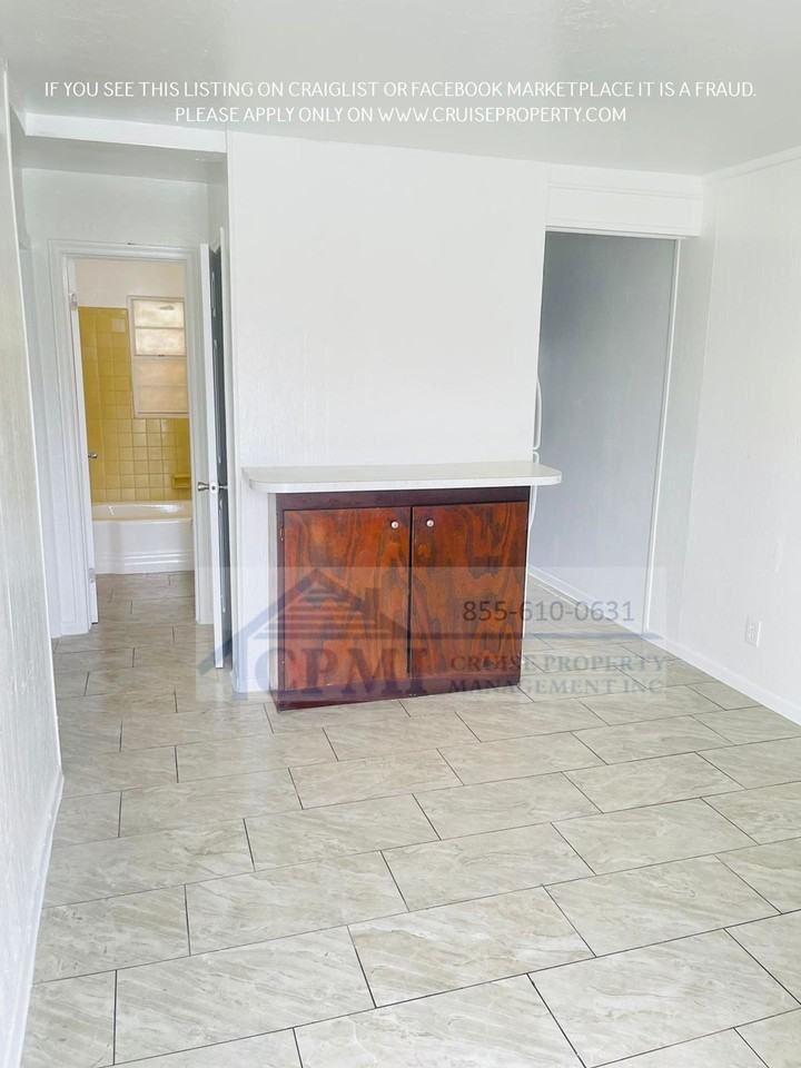 Affordable Downtown WPB 2/1 without the Downtown Price Steps Away From it ALL!! $995 Sec Dep special w/ app credit! - Photo 7 of 14