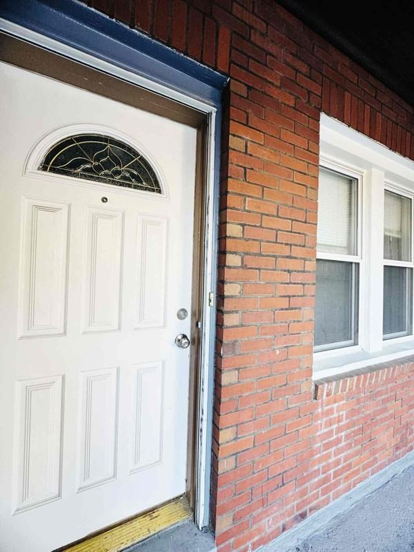 1028 Wallace Ave - Photo 2 of 19