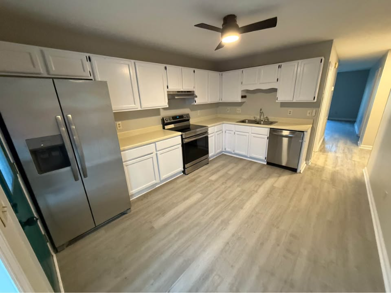 1109 N Graycroft Ave #1 - Photo 2 of 6
