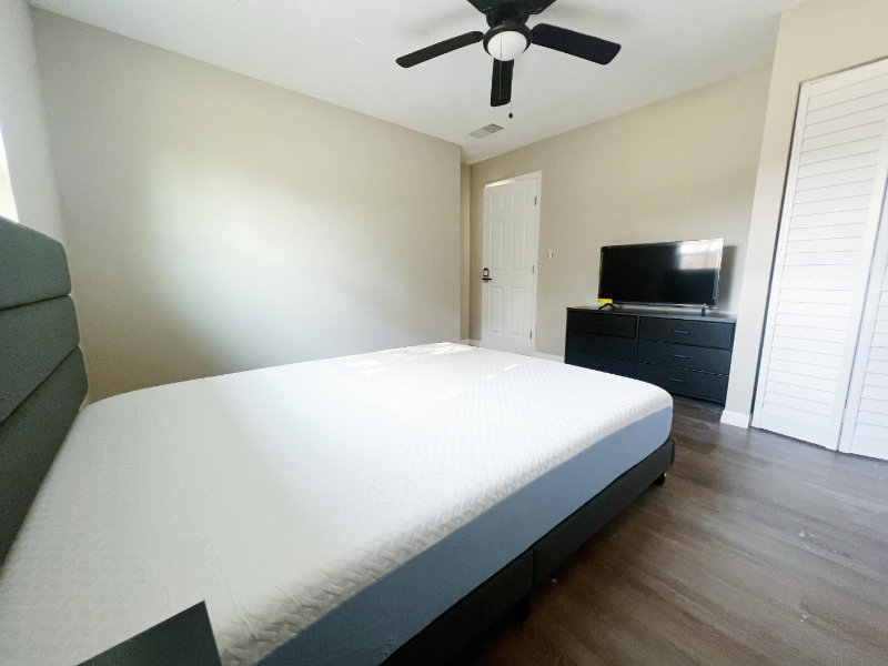 1743 W Chapel Dr - Photo 2 of 7