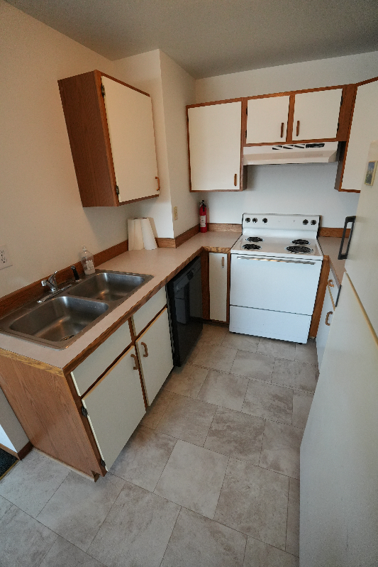 102 N Pine St #D - Photo 3 of 11