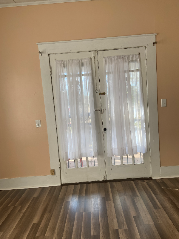 800 Pennsylvania Ave - Photo 2 of 8