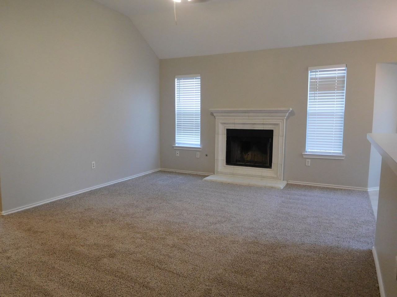 1507 Cindy Ct - Photo 2 of 20