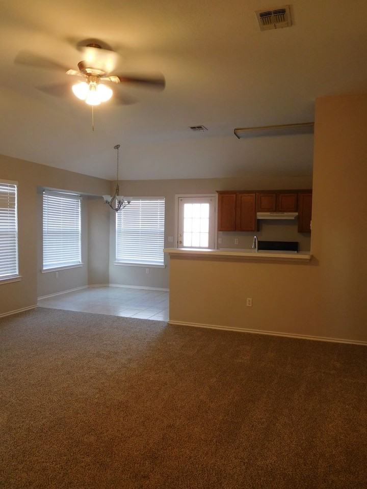 1507 Cindy Ct - Photo 4 of 20