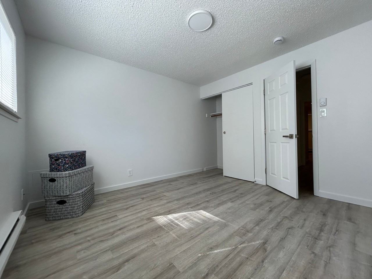 Park Plaza Apartments - Photo 4 of 6