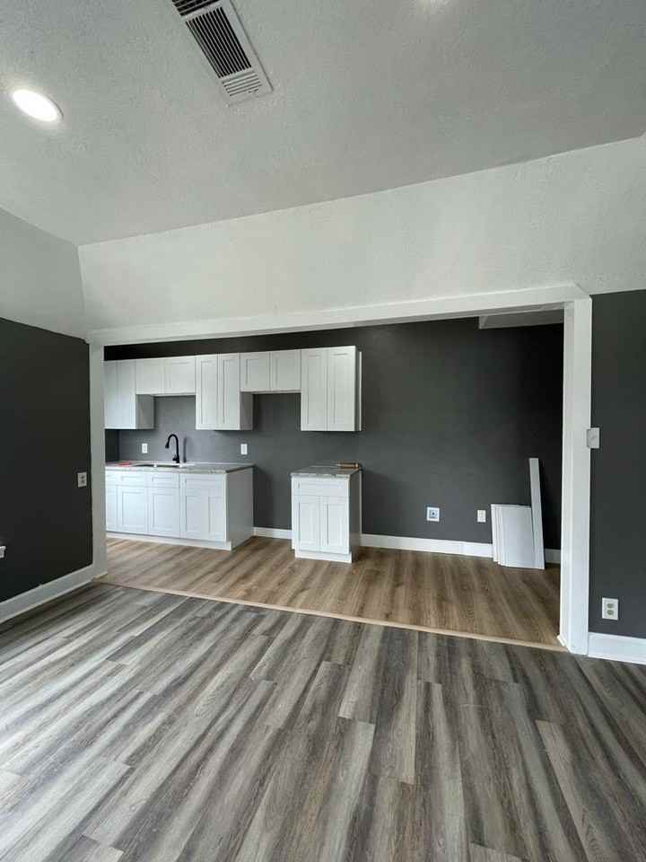 3100 Michigan St - Photo 3 of 8