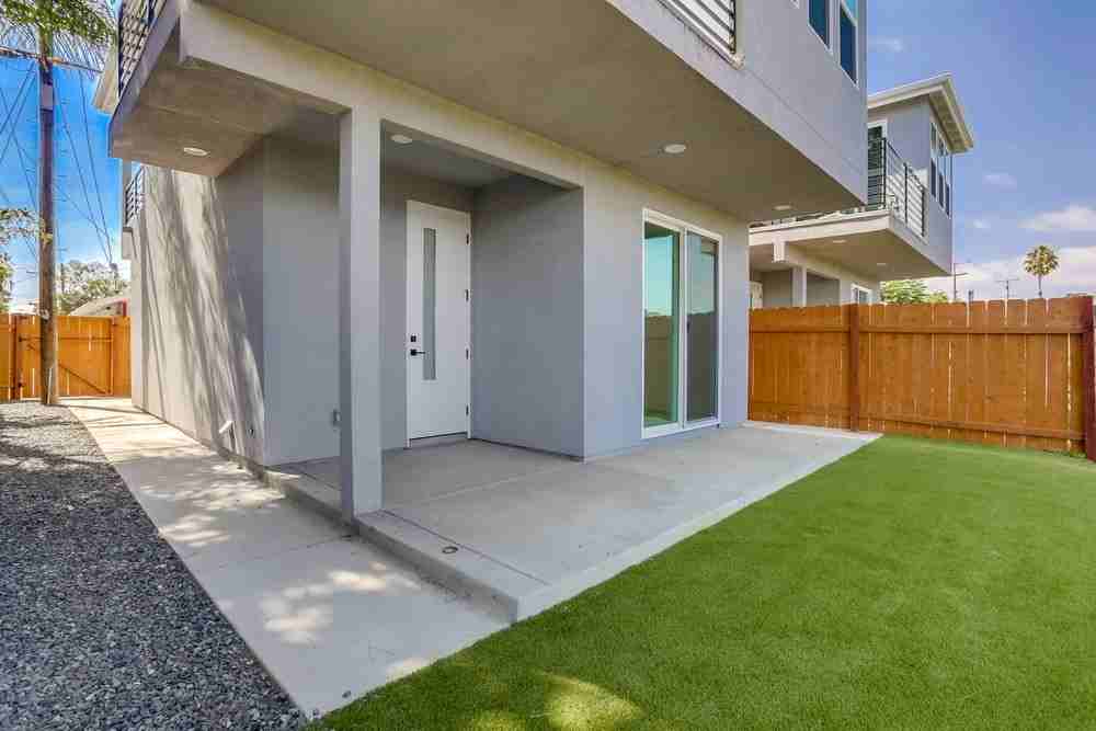 4327 Clairemont Drive - Photo 2 of 11