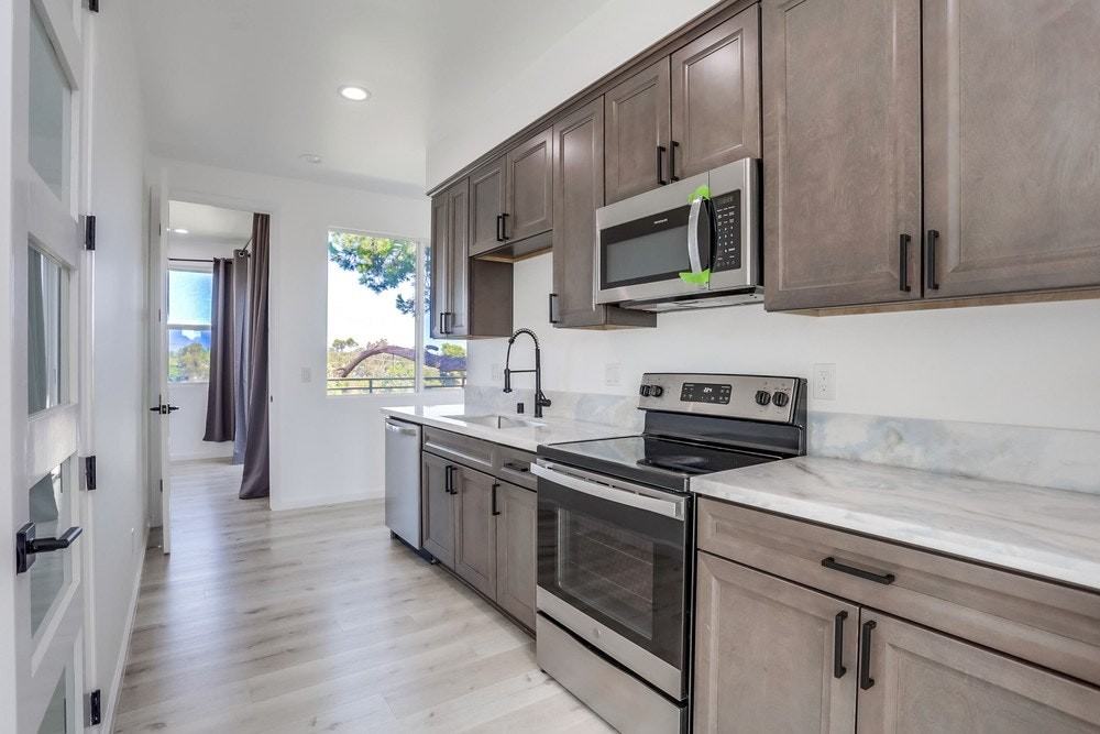 4327 Clairemont Drive - Photo 4 of 11