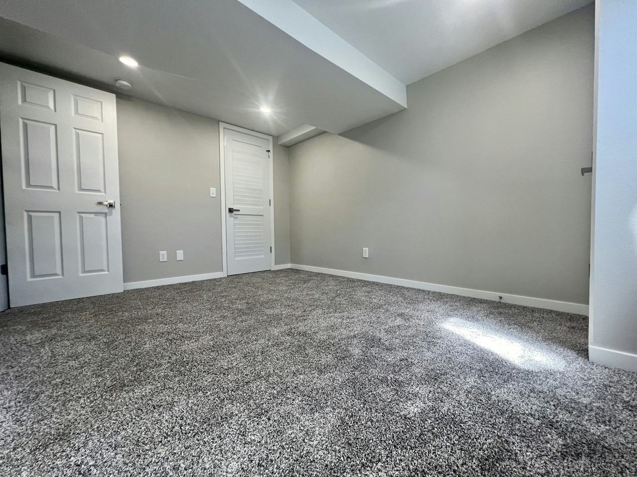 123 Lloyd Street North, Unit 2 - Photo 7 of 11