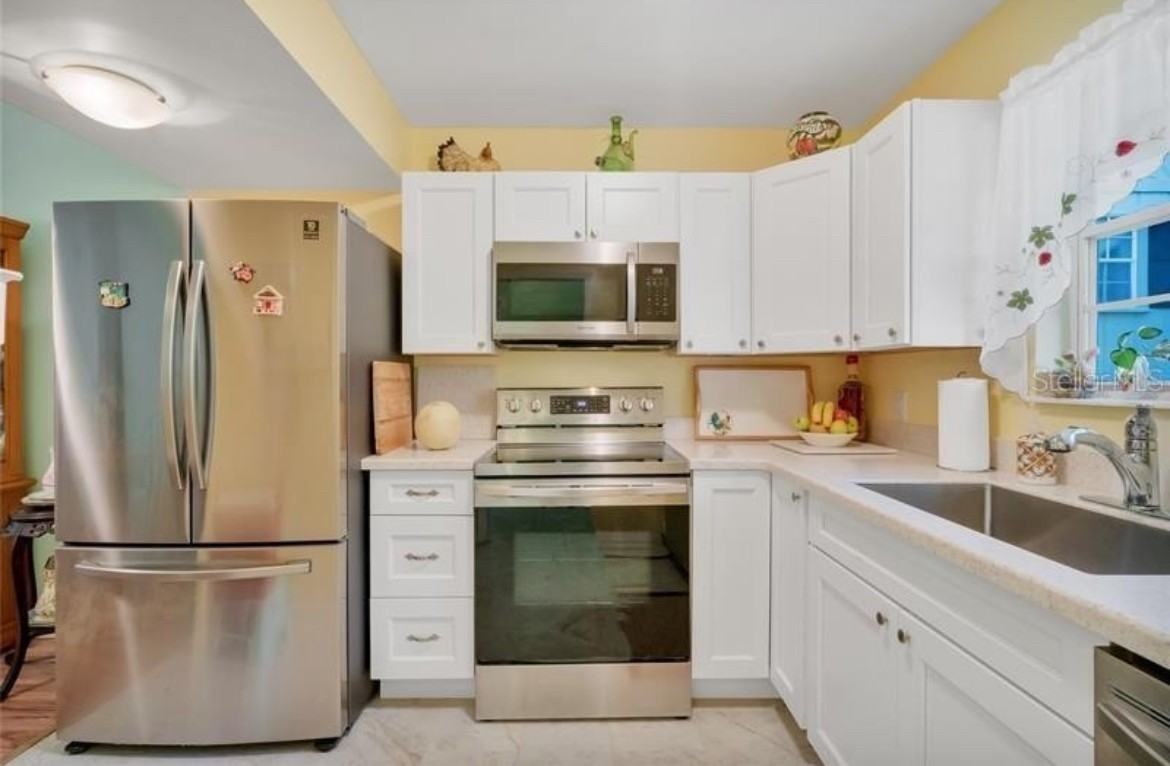 1034 Villa Ln #18 - Photo 4 of 17