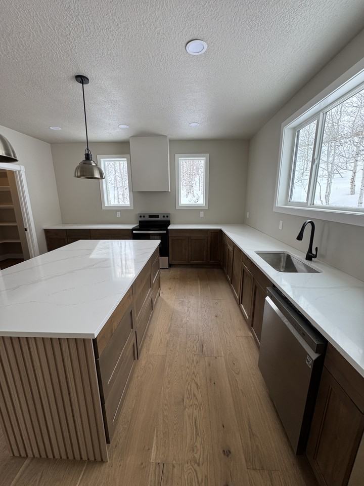 1985 West Valley Vista Drive #NA - Photo 2 of 50