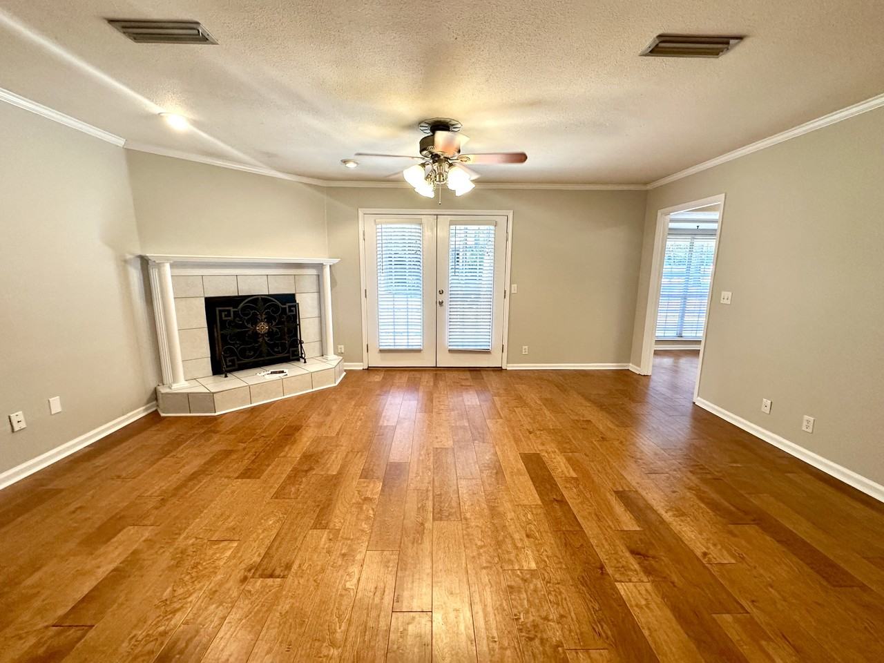 407 Redwood Ave #NA - Photo 3 of 6