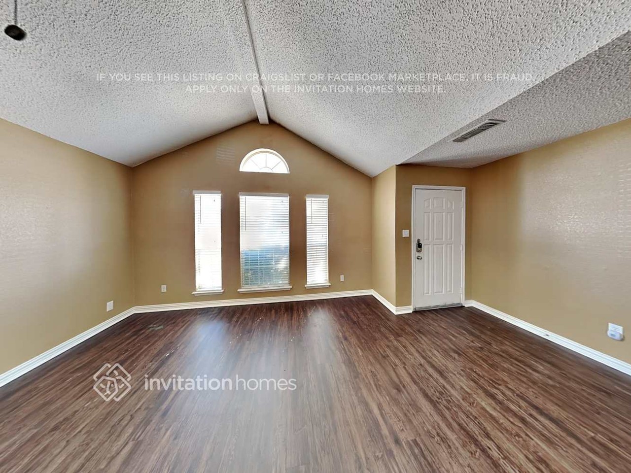 1215 Brookvalley Dr - Photo 3 of 15