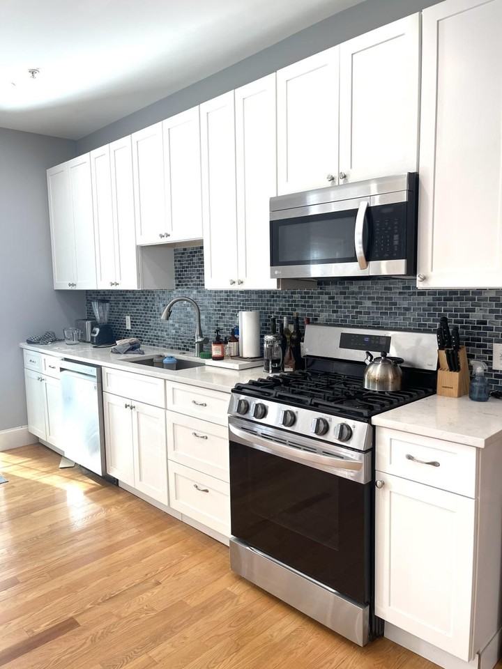 751 E 5th St - Photo 3 of 10