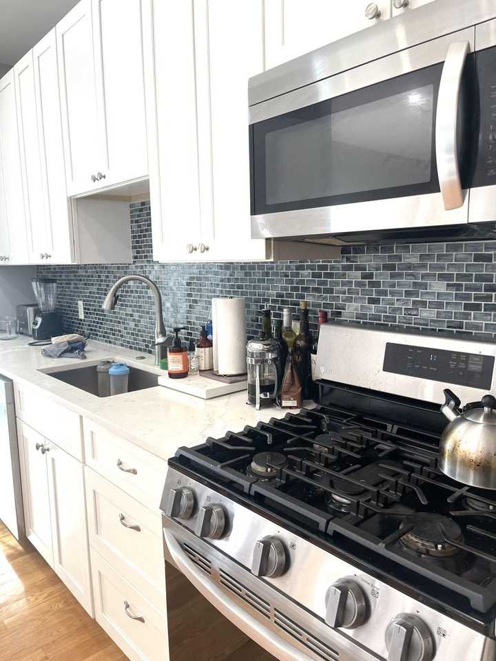 751 E 5th St - Photo 4 of 10