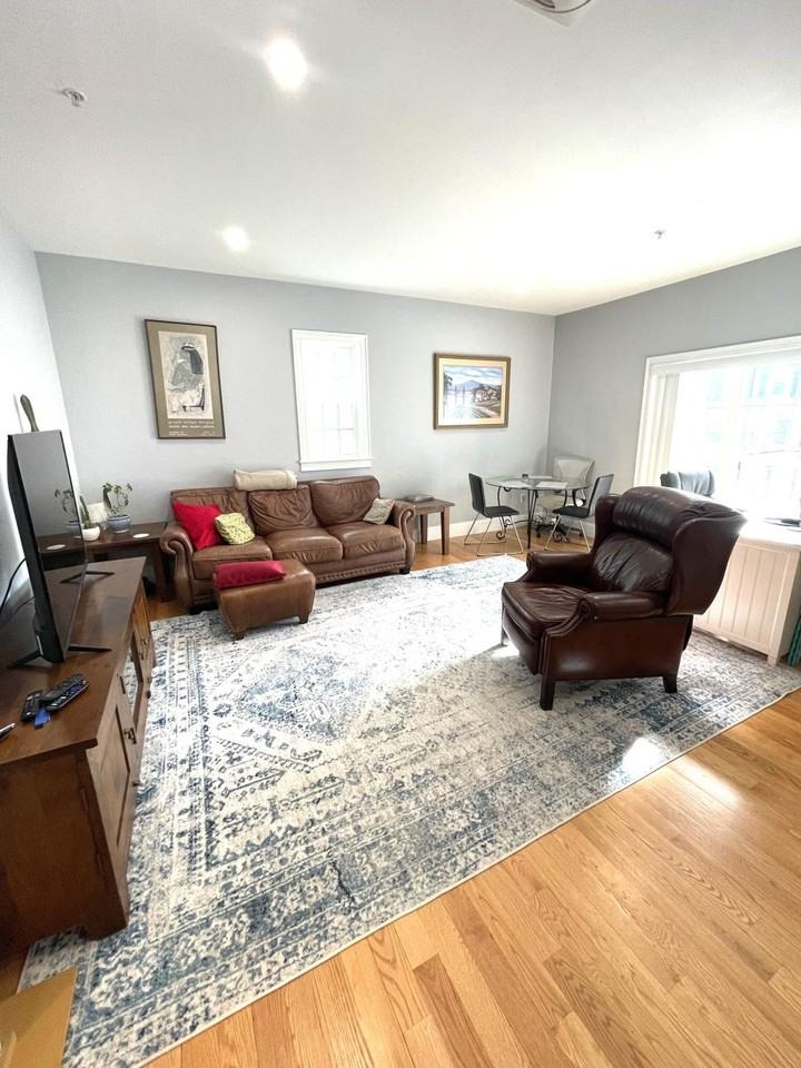 751 E 5th St - Photo 6 of 10