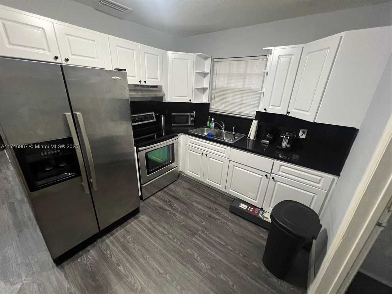 1337 Nw 26th St - Photo 3 of 16