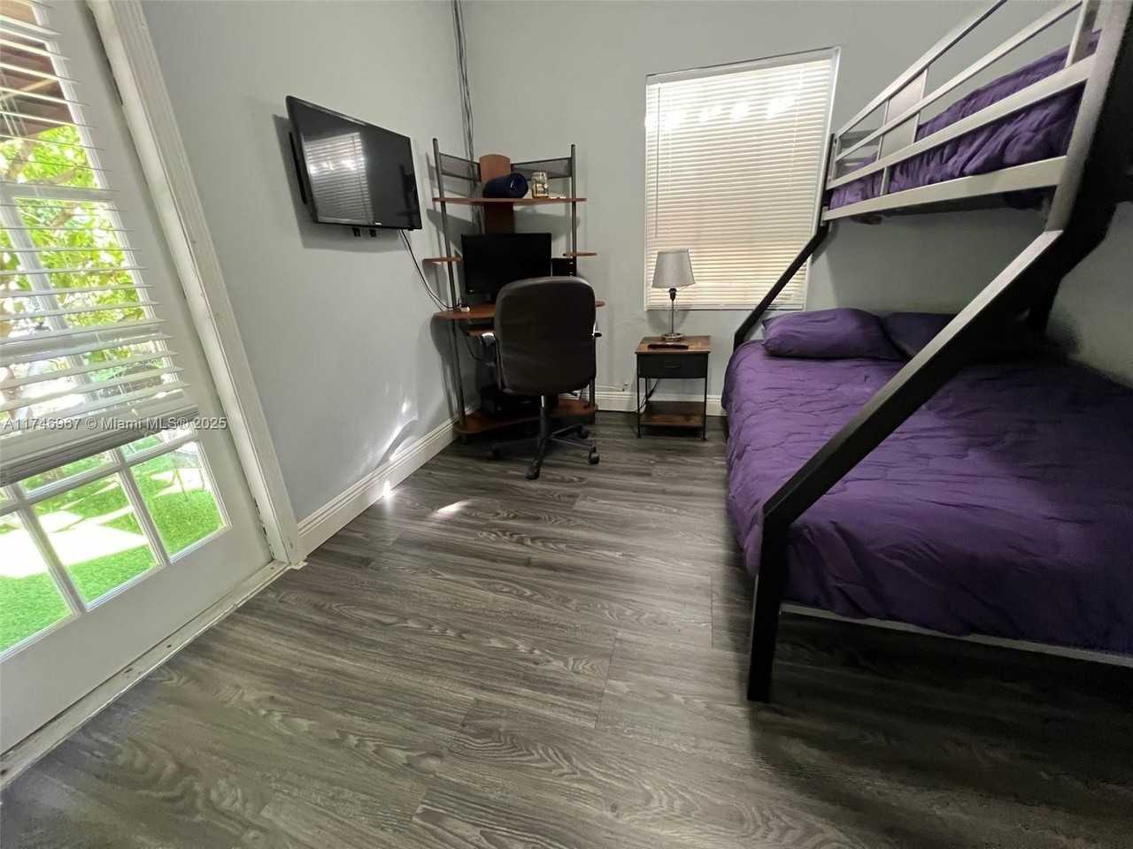 1337 Nw 26th St - Photo 5 of 16