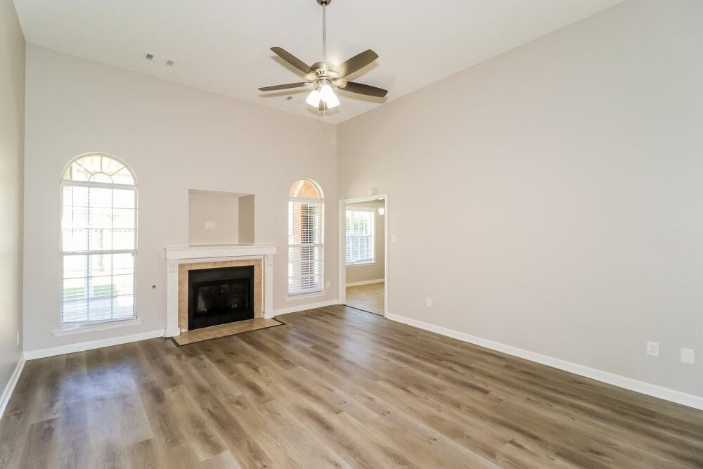 205 Cameron Dr - Photo 5 of 17