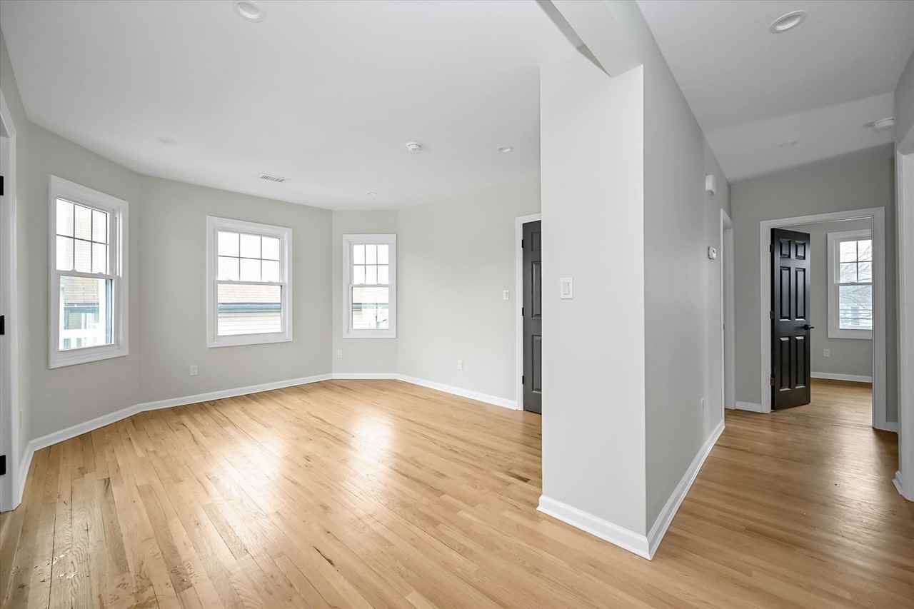 28 Marion St - Photo 3 of 15