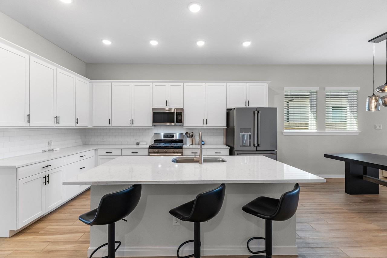 27114 Butterfly Mint Ln - Photo 2 of 25