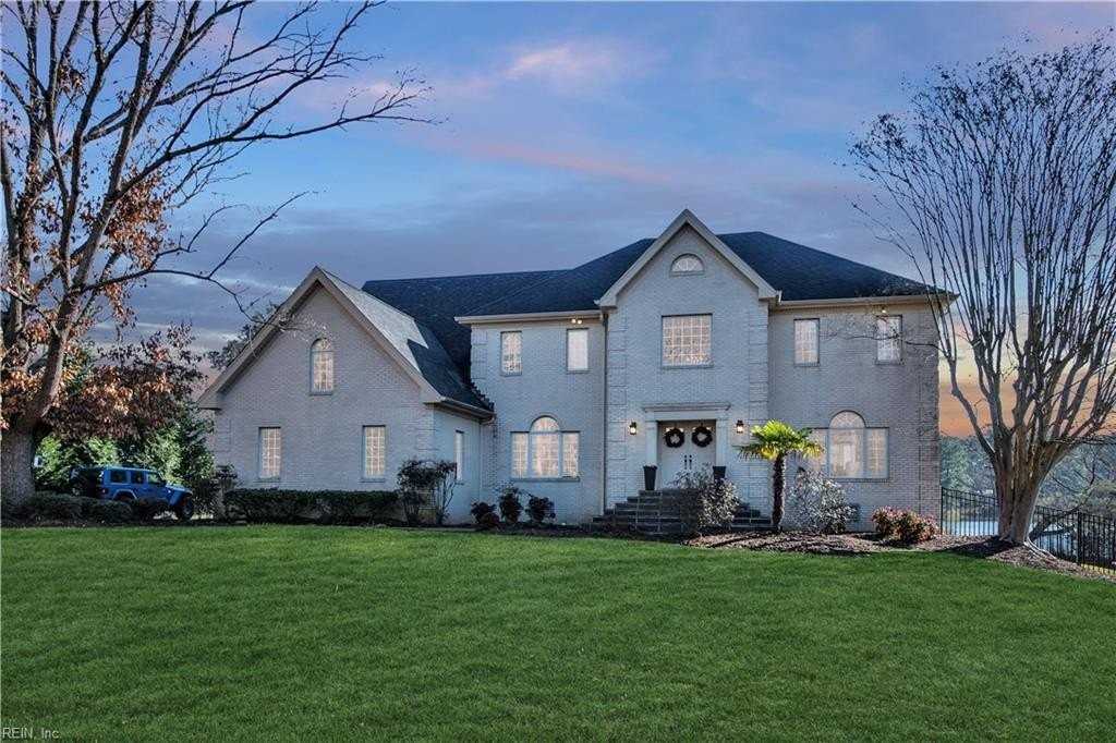 945 Diggs Ln - Photo 2 of 48