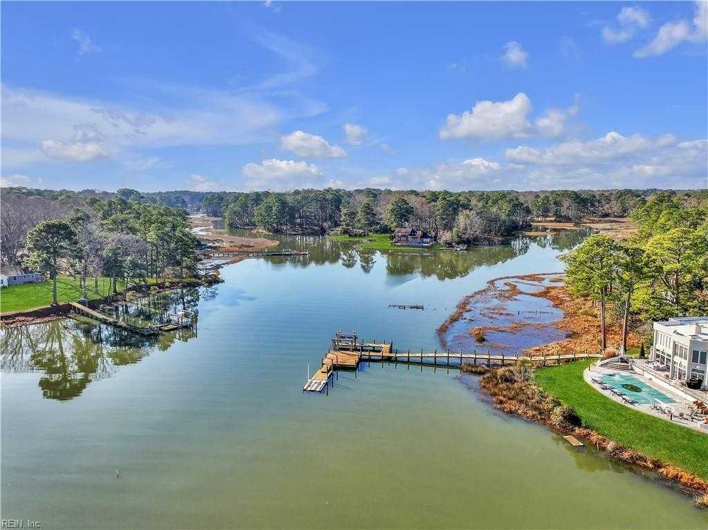 945 Diggs Ln - Photo 4 of 48