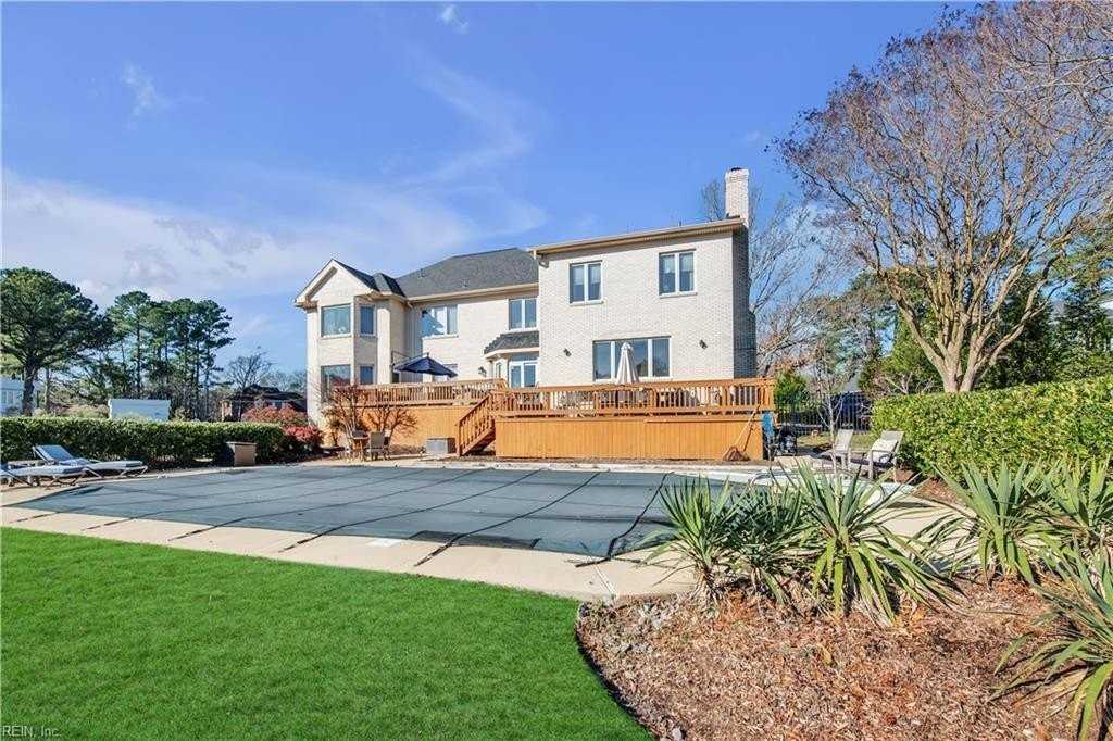 945 Diggs Ln - Photo 7 of 48