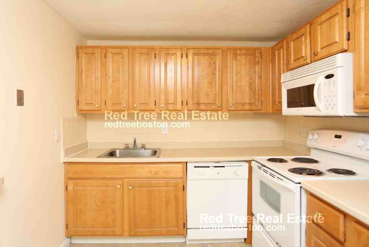 245 Main St #18