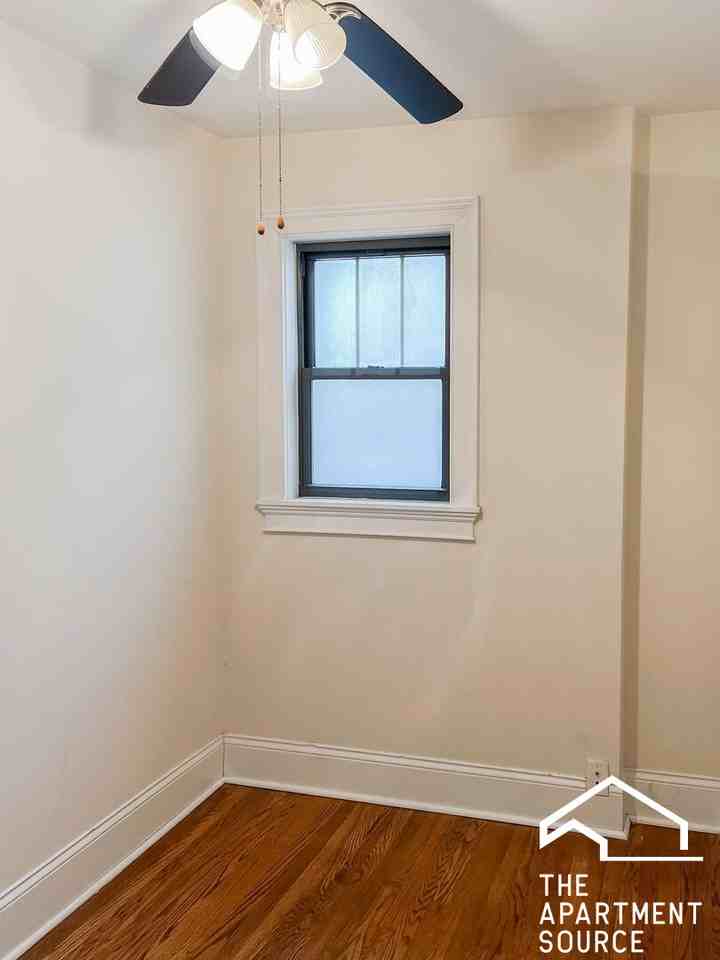 520 W Cornelia Ave #112 - Photo 4 of 14