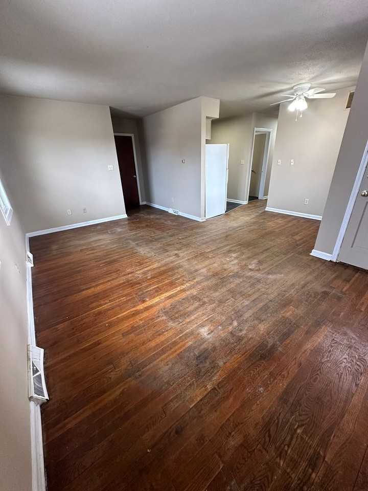 153 Strode Station Cir - Photo 3 of 10