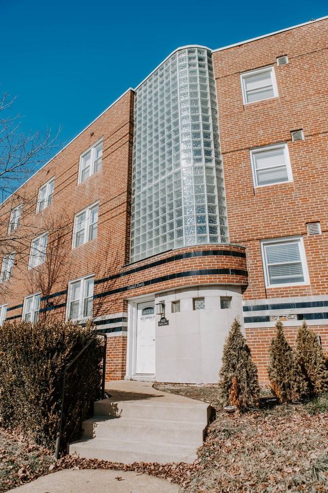 6401 Lindenwood Pl Apt 2e - Photo 2 of 21