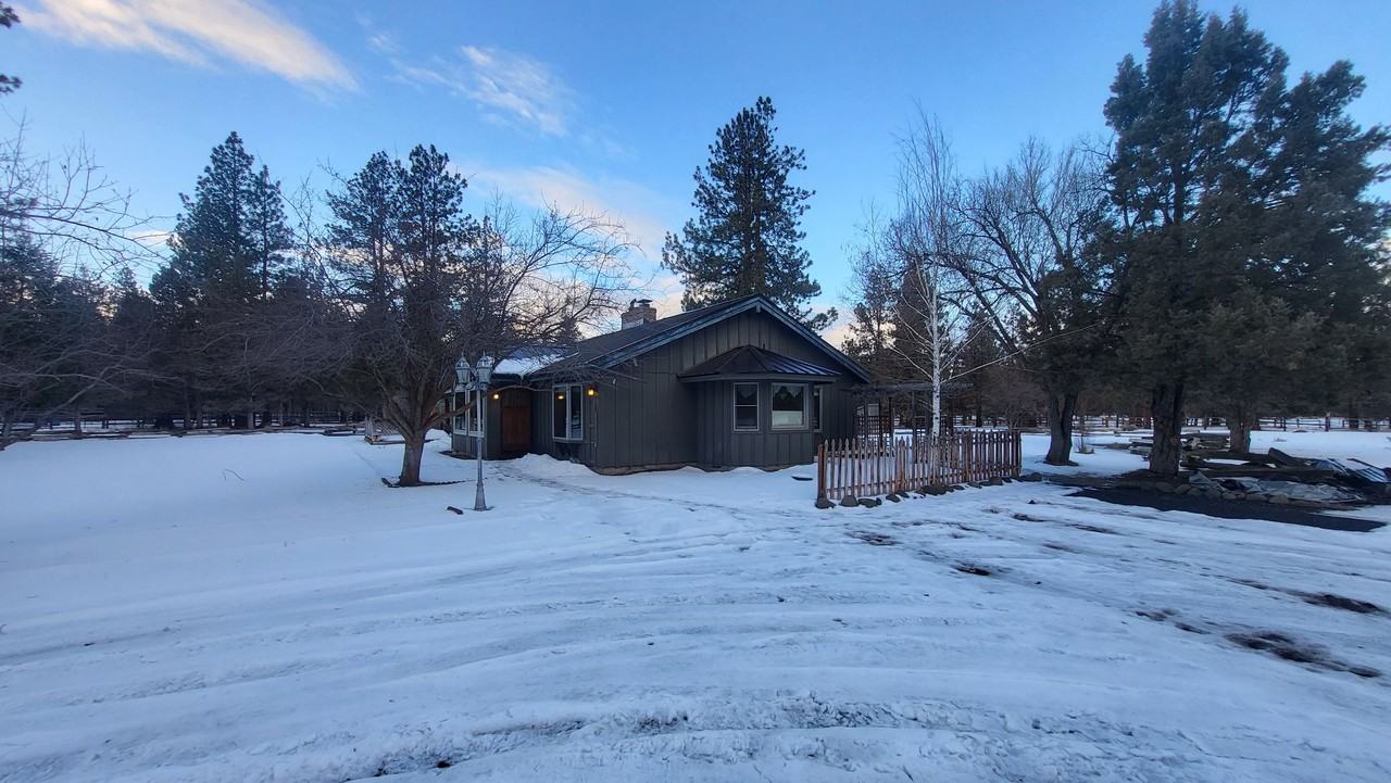 15656 National Forest Ln - Photo 2 of 34