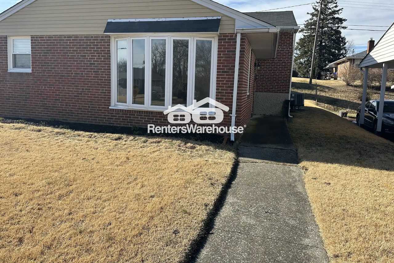 3210 Fairview Rd - Photo 2 of 23