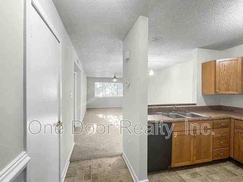 1203 Jamestown Rd #D1 - Photo 3 of 13
