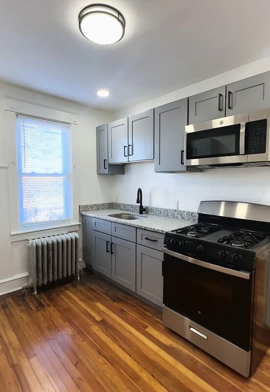 171 Lewis Ave - Photo 3 of 12