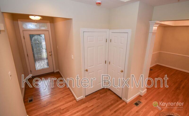 341 Village Way - Photo 3 of 30