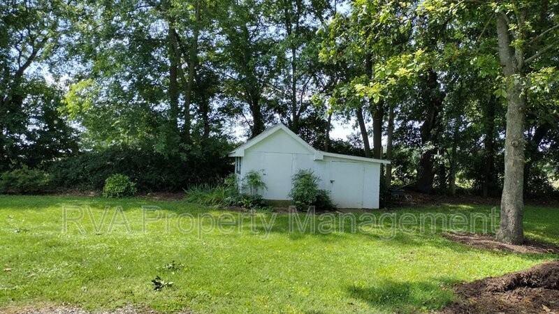 7161 Dabneys Mill Rd - Photo 2 of 15