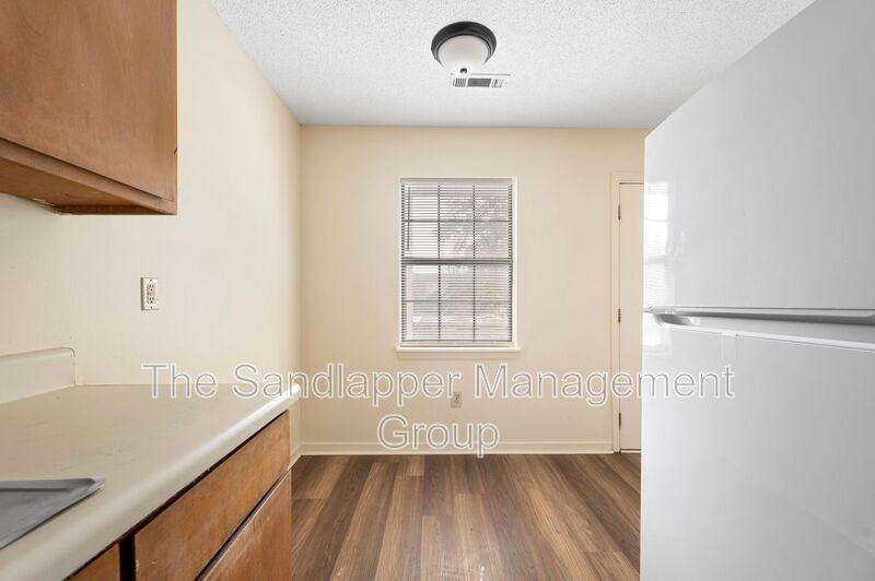 1202 Bexley St #C - Photo 5 of 9