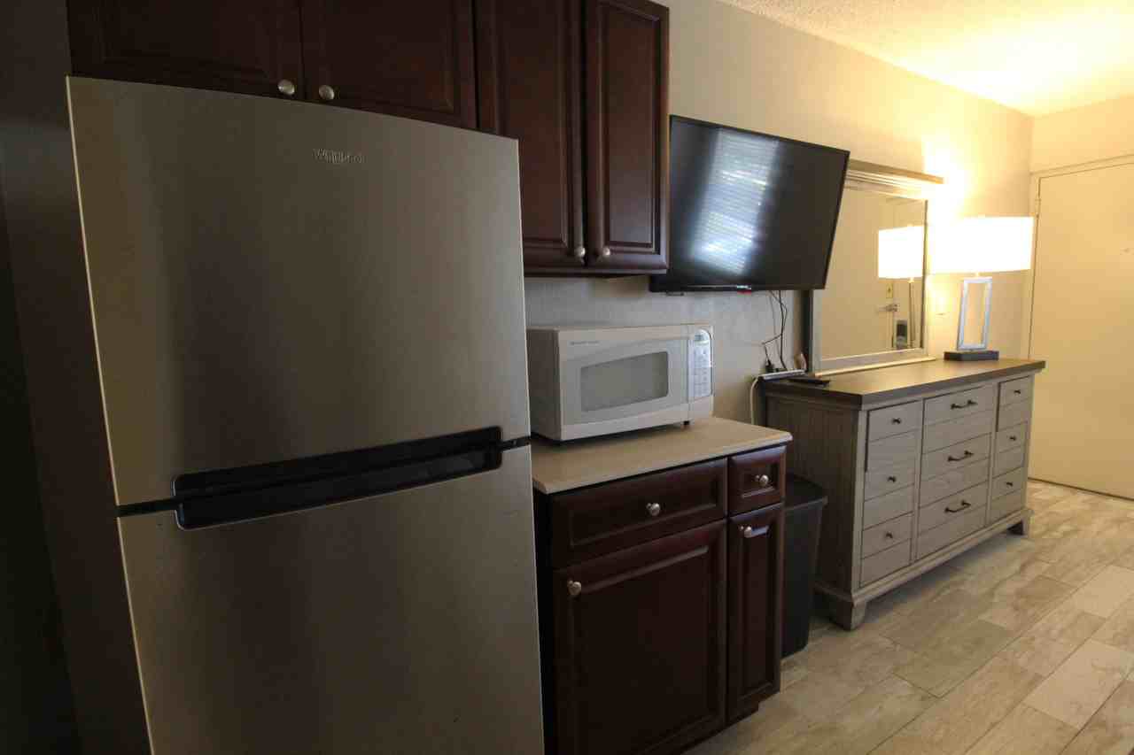 7150 N Tamiami Trl #C226 - Photo 6 of 16