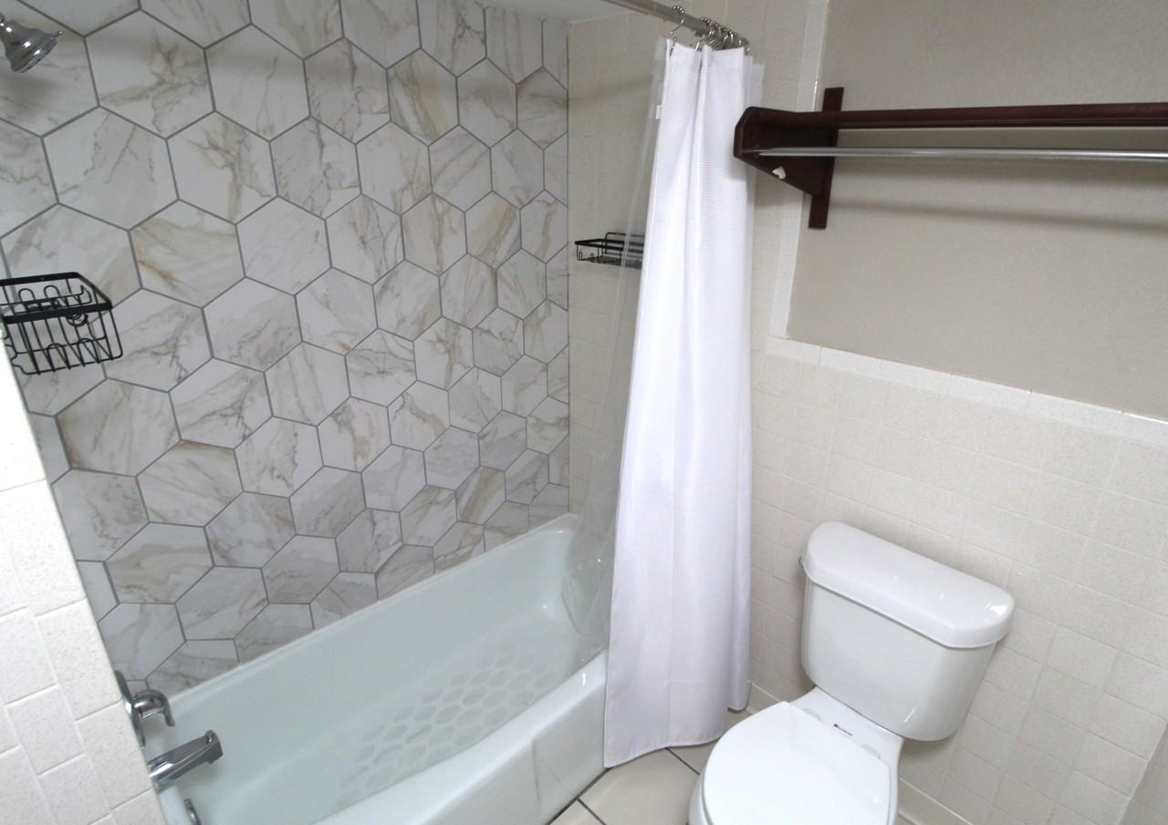 7150 N Tamiami Trl #C226 - Photo 7 of 16