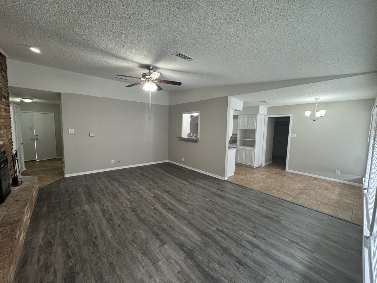 1144 Trailwood Dr - Photo 3 of 35