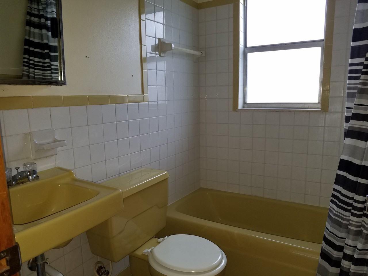 5741 20th St - Photo 5 of 6