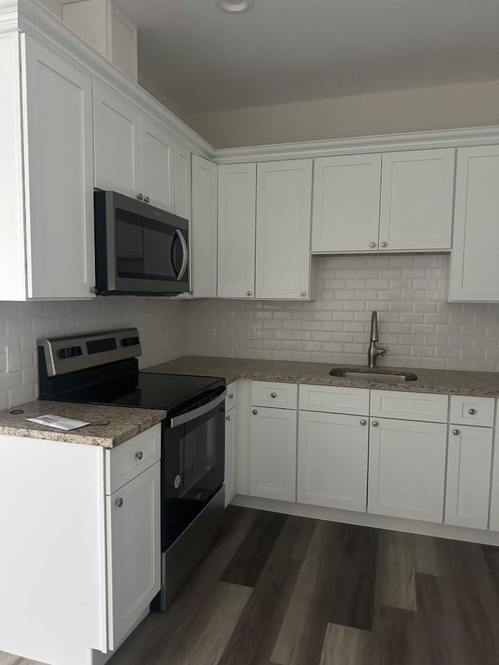 406 Osborn Ave - Photo 2 of 6